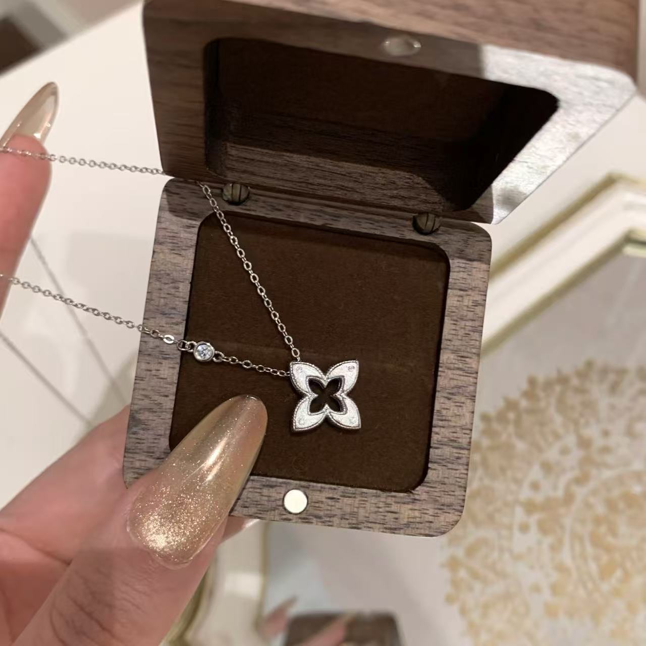 S925 Silver Four Leaf Clover Vintage Chinese Vintage Collarbone Chain Necklace for Women main image 2