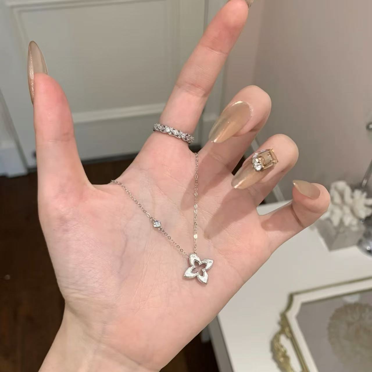 S925 Silver Four Leaf Clover Vintage Chinese Vintage Collarbone Chain Necklace for Women main image 3