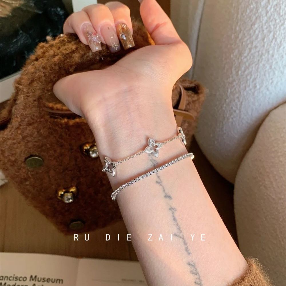 S925 Silver Four Leaf Clover Vintage Minimalist French Vintage Brushed Bracelet for Women main image 2