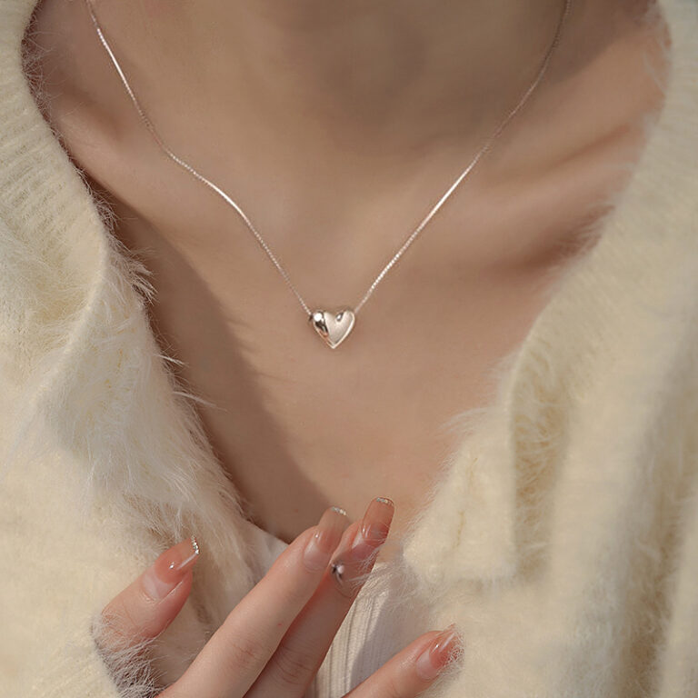 S925 Silver Heart Minimalist Light Luxury Collarbone Chain Necklace for Women main image 1
