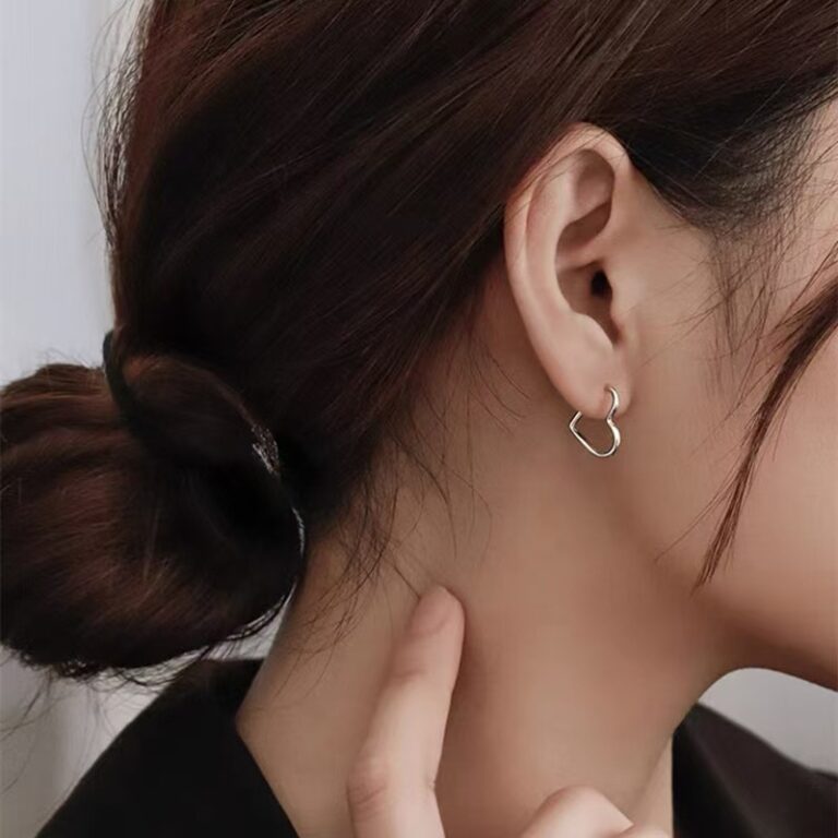 S925 Silver Heart Minimalist Stud Earrings for Women main image 1