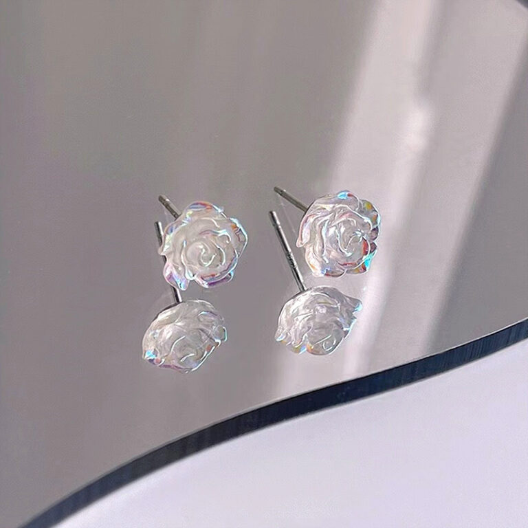 S925 Silver Light Luxury French Vintage Minimalist Stud Earrings for Women main image 1