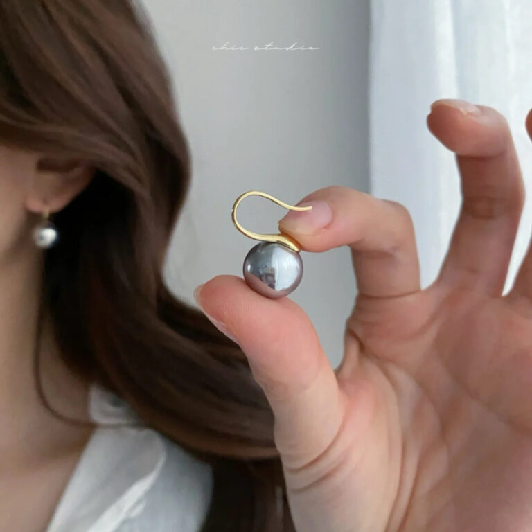 S925 Silver Pearl Light Luxury French Vintage Stud Earrings for Women main image 1