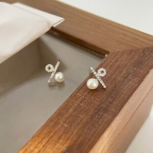 S925 Silver Pearl Light Luxury Stud Earrings for Women main image 1