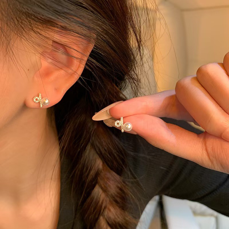 S925 Silver Pearl Light Luxury Stud Earrings for Women main image 2