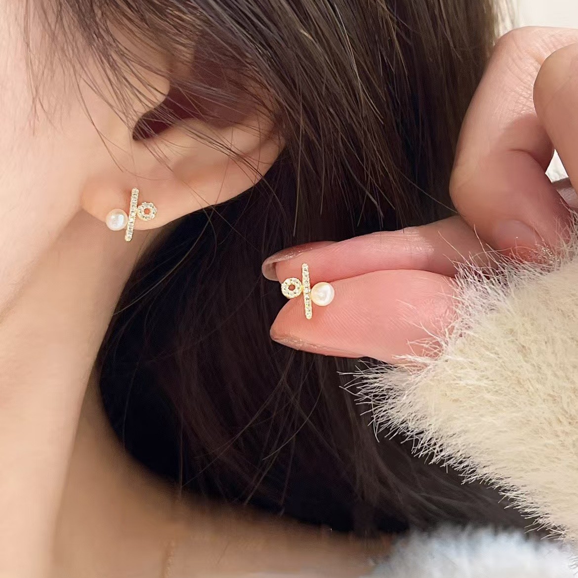 S925 Silver Pearl Light Luxury Stud Earrings for Women main image 3