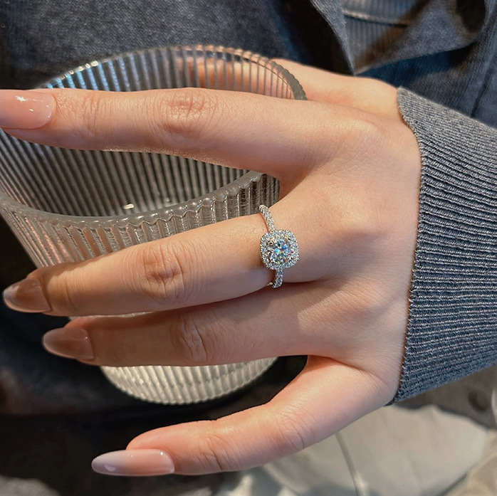 S925 Silver Moissanite Sparkle CZ Light Luxury Ring for Women product image 3