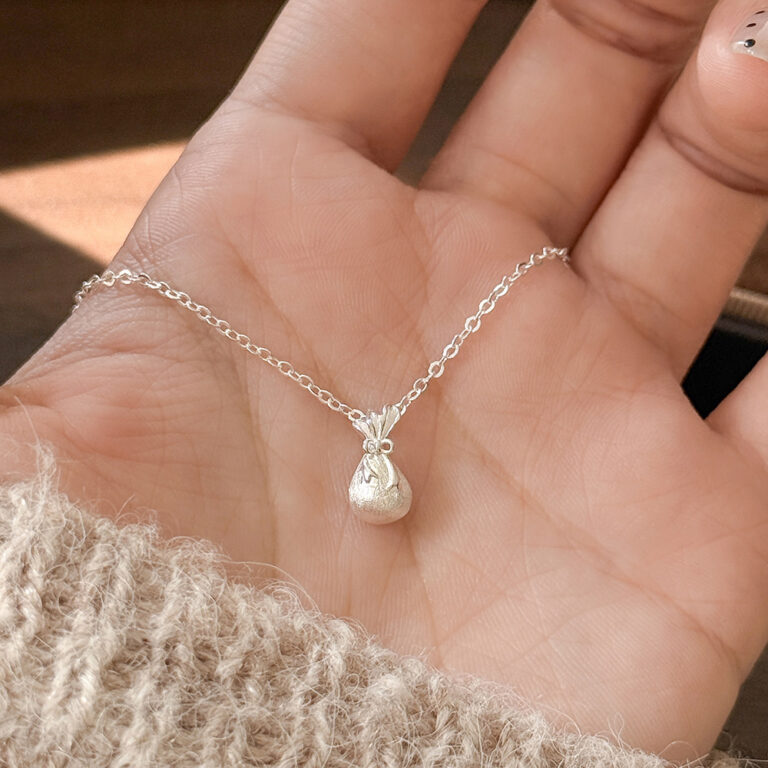 S999 Silver Bow Brushed Collarbone Chain Necklace for Women main image 1