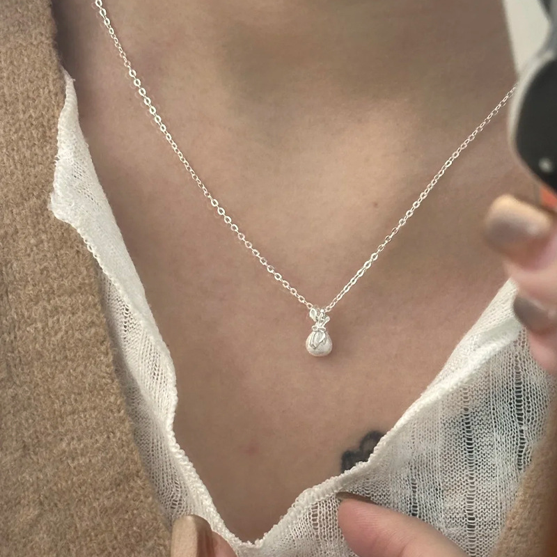 S999 Silver Bow Brushed Collarbone Chain Necklace for Women main image 3