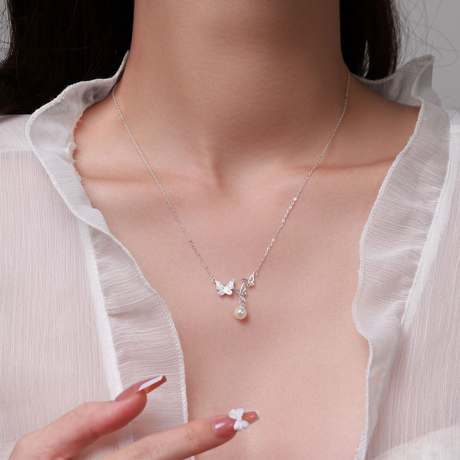 S999 Silver Butterfly Pearl Collarbone Chain Necklace for Women main image 1