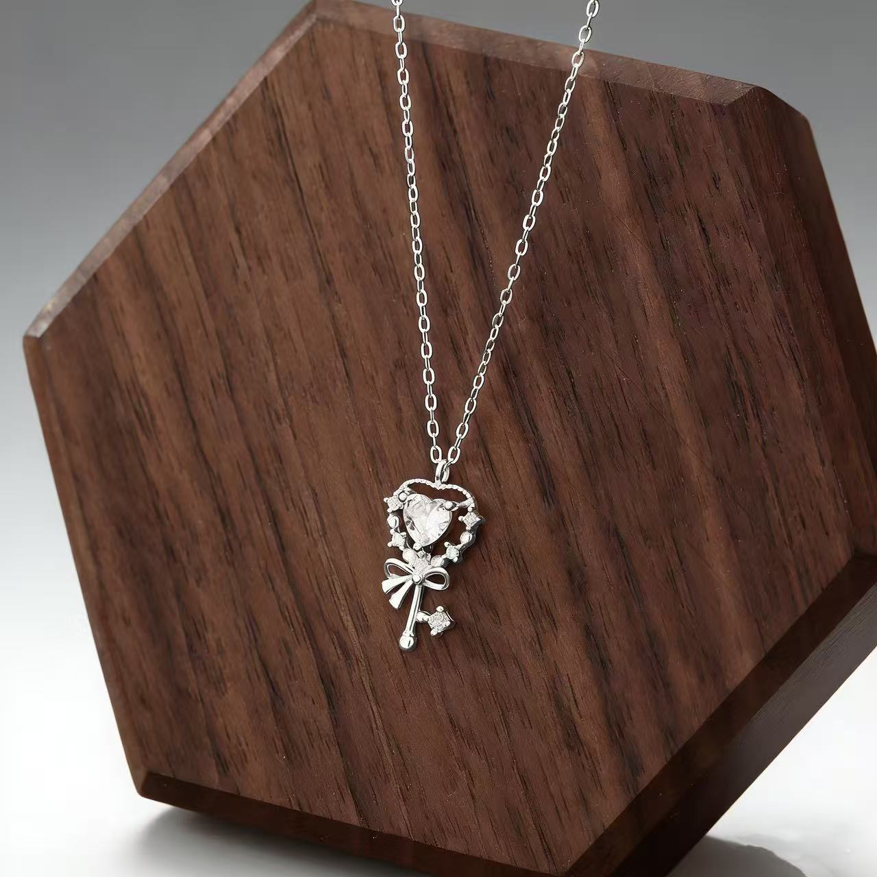 S999 Silver Heart Minimalist Collarbone Chain Cross Chain Necklace for Women main image 4