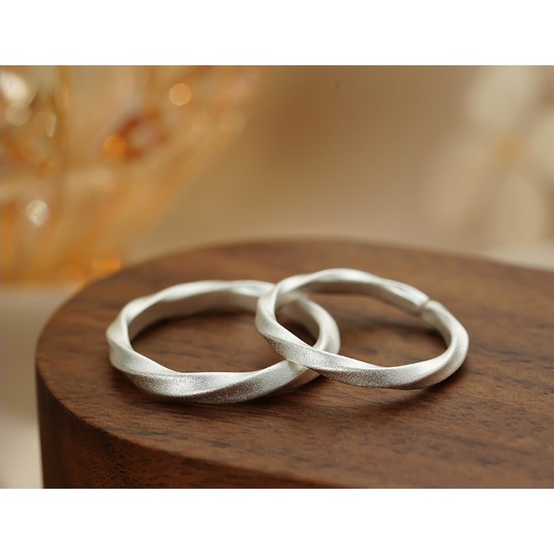 S999 Silver Mobius Geometric Couple Ring Set for Women and Men clean product image 3
